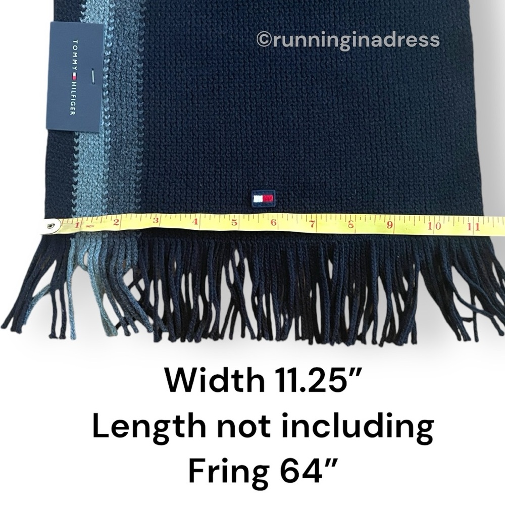 NWT Tommy Hilfiger Knit Winter Scarf In Black And Grey With Logo - Picture 10 of 10